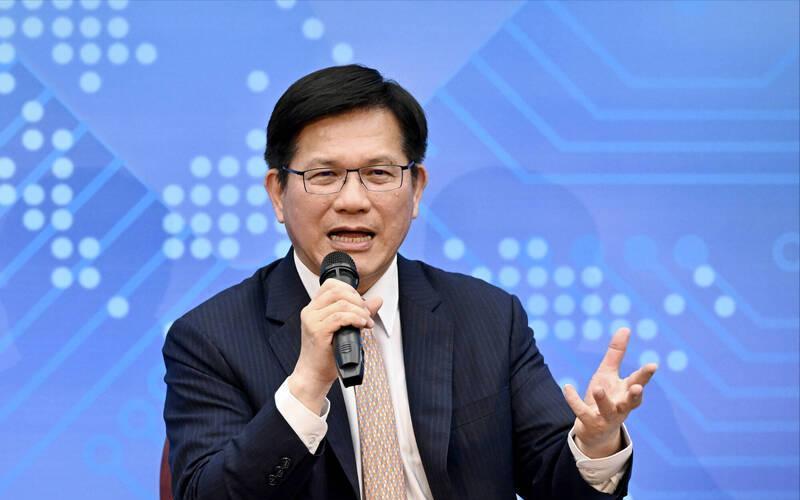 民进党变了，突然变得急切地同大陆交流，连岛内的外事部门的林佳龙都喊出要同