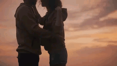 男友提婚前同居？这3个现实坑，姑娘们别踩！表妹交往数月的男友一开口就提同居