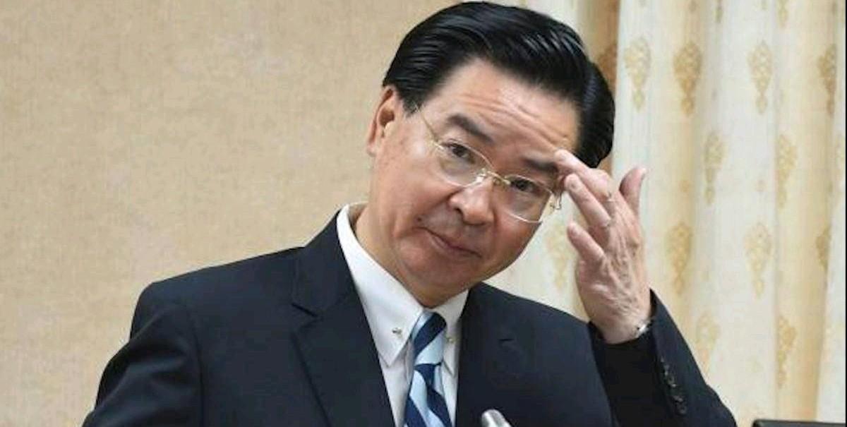 在赖清德被美国《时代》杂志点名批评为鲁莽的领导人之后,顽固“台独”分子吴钊燮出来