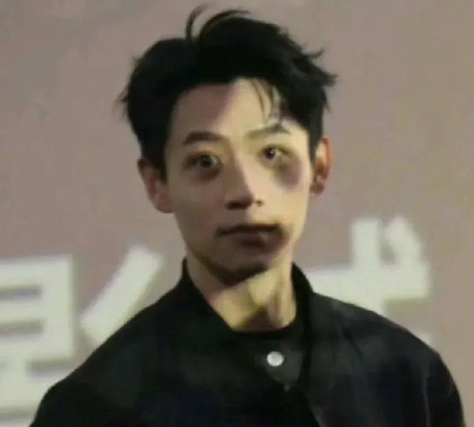 有些人天生就不适合当站姐……比如魏晨这张图