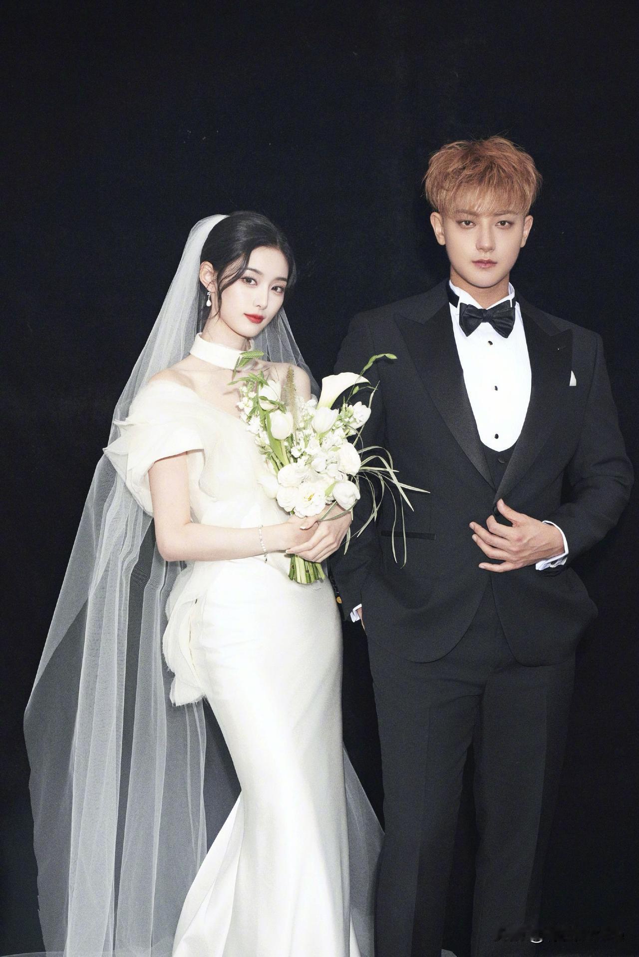 10月15日，黄子韬徐艺洋，比婚礼更先到来的是婚纱照，内娱难得的男帅女美组合！