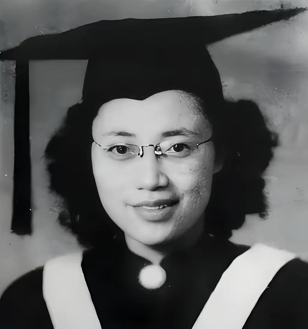1950年，她被折磨278天，浑身没一块好肉，突然抬头说：别打了，我全招，但我要