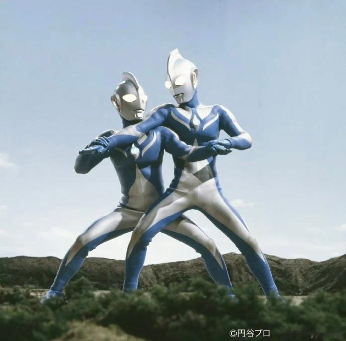 奥特曼2025动漫嘉年华动漫点评团奥特曼高斯奥特曼剧照和罗布奥特曼剧照