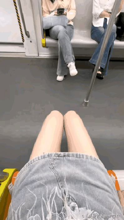 跑那么远干嘛，是嫌弃人吗