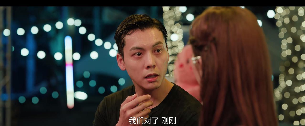 《许我耀眼》沈皓明和许妍默契挑战，先是泼水的环节，沈皓明无话不说就泼了许妍一脸