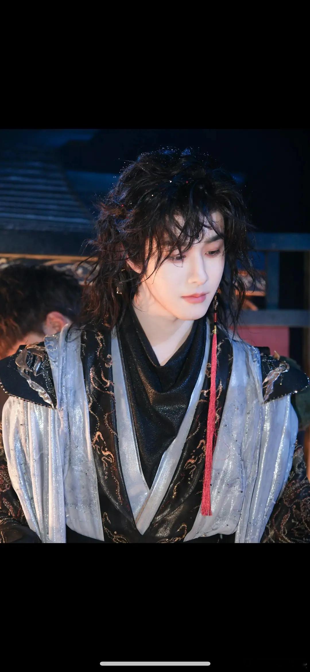 虽然精修一般，但生图更是灾难