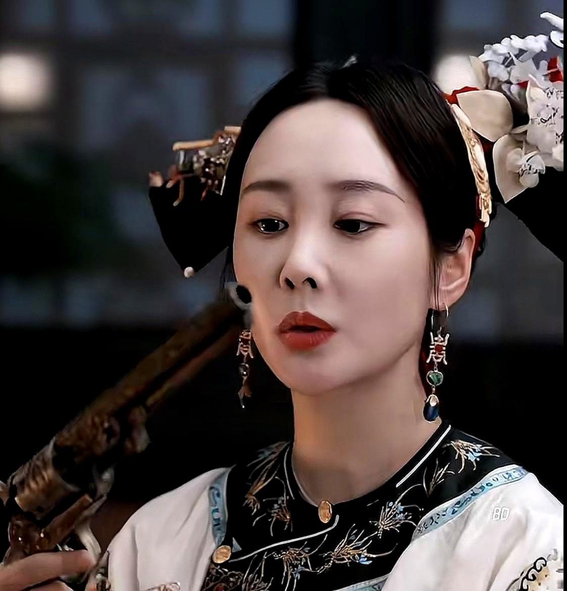 李纯给所有女演员提了个醒，演技才是立身之本。从《花千骨》的霓漫天到《如懿传》