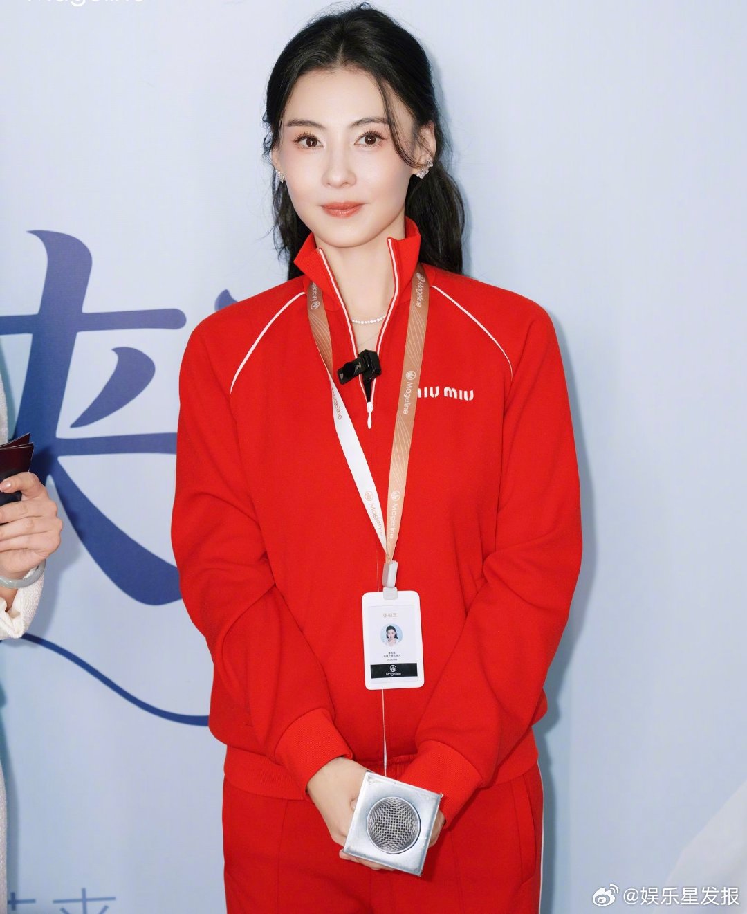 办公室被张柏芝美貌暴击近距离见到