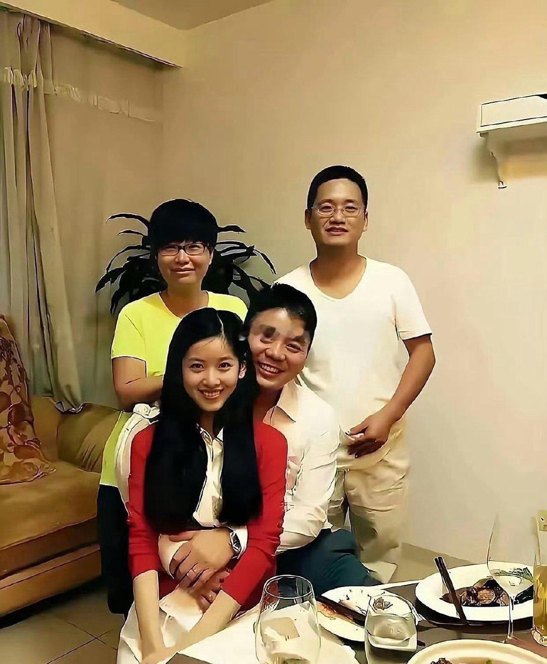 土纯风拿下大结果的最佳例子，章泽天与刘强东，那时刘强东已经是功成名就的京东老板了​