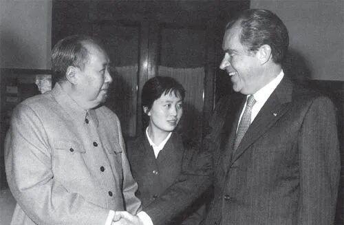 毛主席送给尼克松的哑迷，现在已揭晓。71年阿波罗登月，国际声望高涨，尼克松一定会