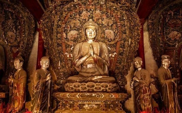 公元845年，唐武宗展开“灭佛运动”，拆毁4600多座寺院，勒令26.5万僧尼还