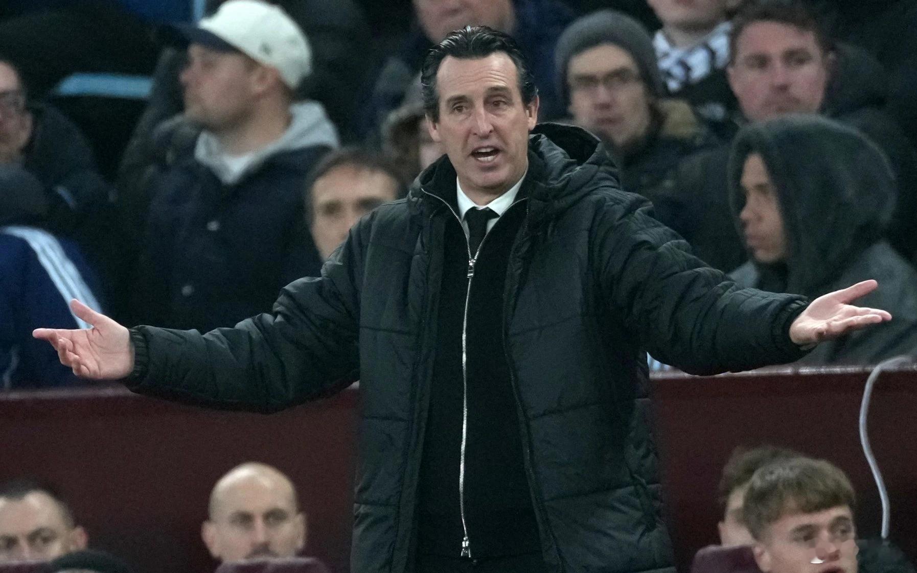 阿斯顿维拉0比1埃弗顿埃弗顿缺兵少将，却终结了维拉主场11连胜。维拉也错失了升