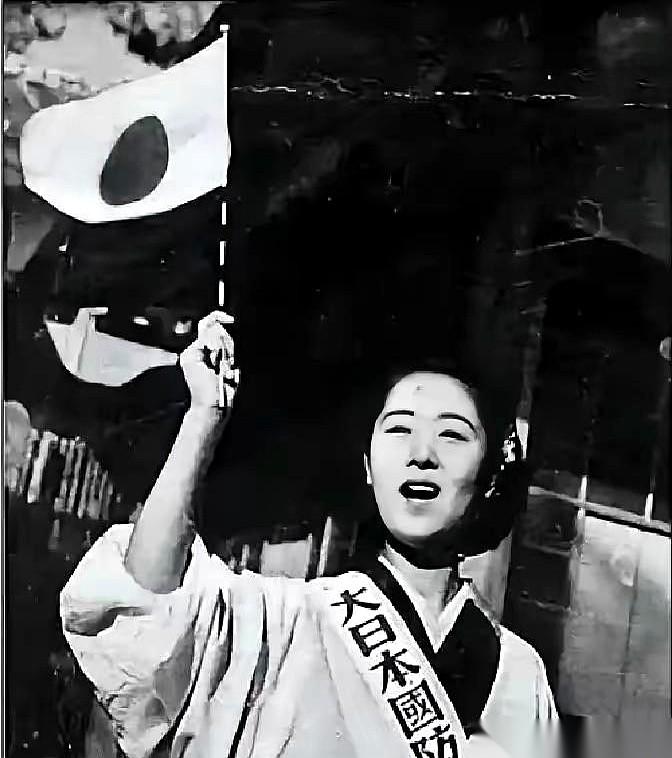翻开1938年《东京日日新闻》泛黄的微缩胶卷，有一行字刺眼得像带血的刀尖。一封被
