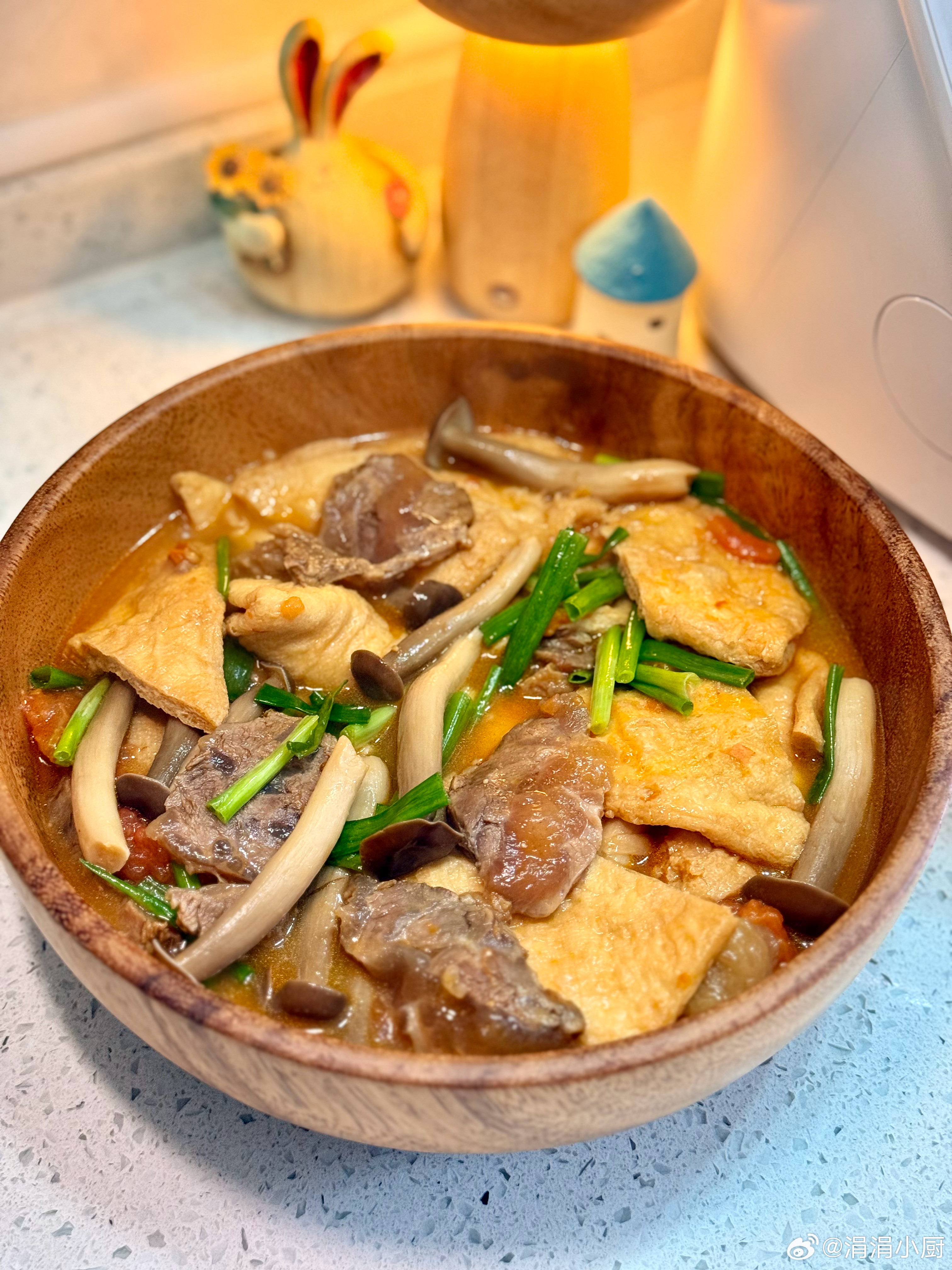 油豆腐菌菇烩酱牛肉芹菜炒香菇食谱见⬇️豆豉仔鸡烤鳗鱼​​​