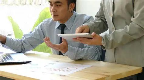 陈发树又出手了。伊利股份刚发布半年报，二季度他的持股比例从0.96%提升至