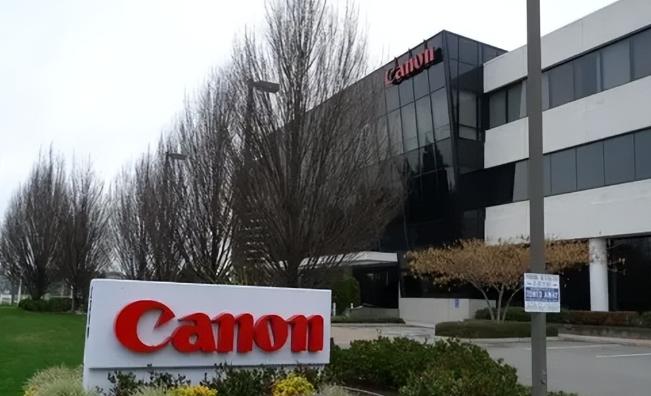 最近几年，一个明显的现象是，三星、东芝等日韩电子巨头，阿迪、耐克这样的全球运动品