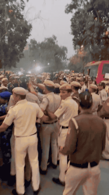 印度首都污染竟能引发暴动？喝恒河水的印度人都受不了……在进入冬季后，印度空气污染