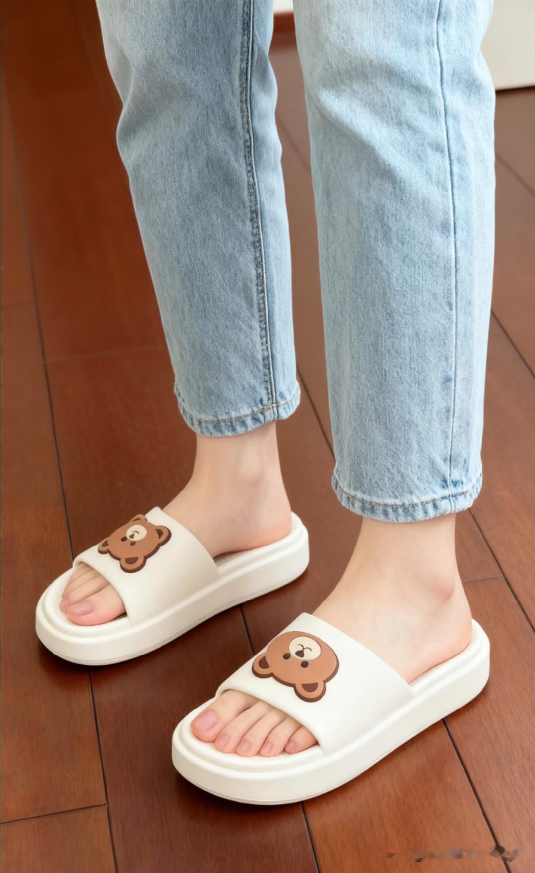 买了一双拖鞋，今晚要不要摆几桌庆祝一下😄