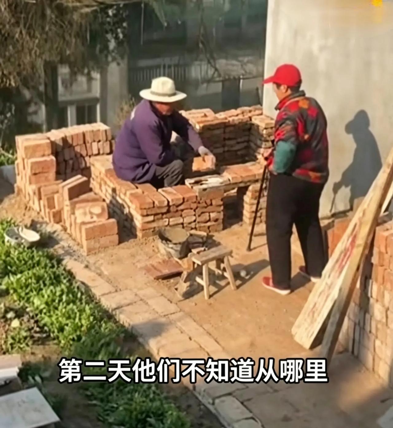 孙女怀孕爷爷搭鸡窝，看完谁不羡慕这份隔代亲大多数女孩怀孕，第一时间都是告诉爸