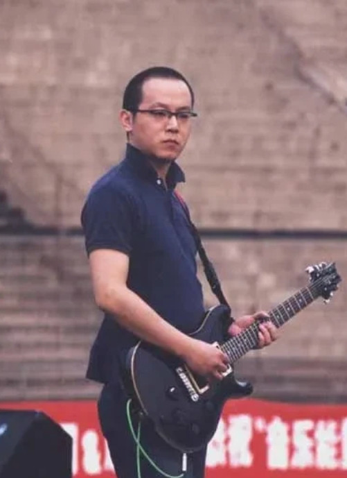 音乐天才窦唯和文学天才王朔，老年都活成了自己希望的样子！因为窦唯离开了王菲，徐