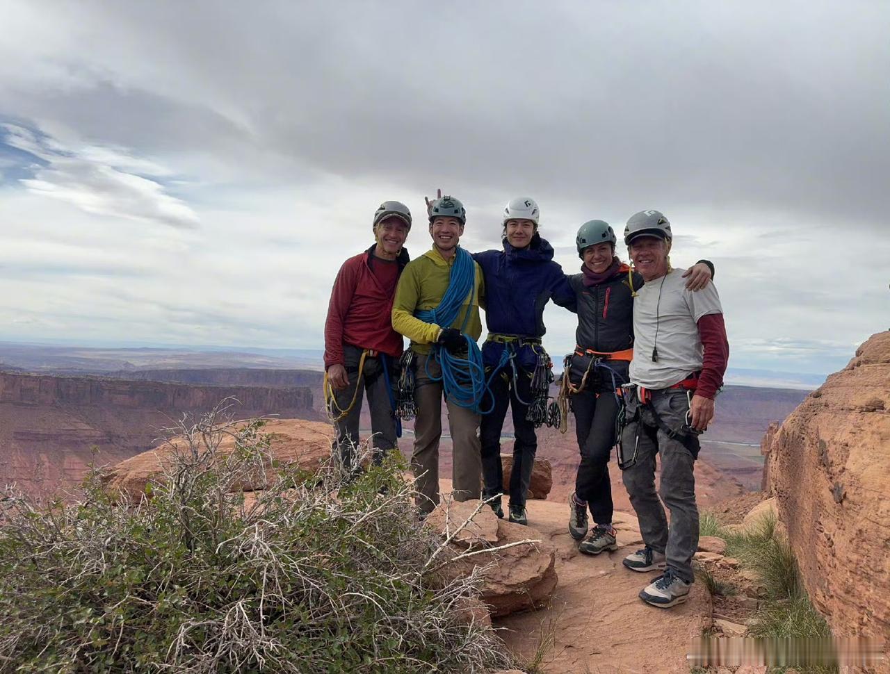 所谓“人品贵重”，体现在很多微小的细节里。就像王一博，真实做自己，不说假话不做