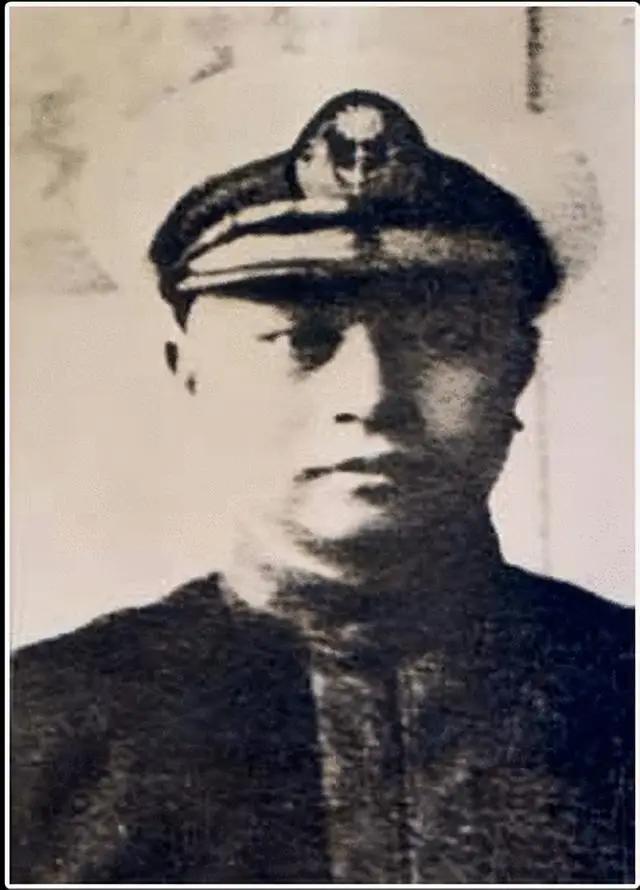 1940年8月，重庆，一声枪响落地，欧阳格倒下了。两年前还是蒋介石亲手扶植的