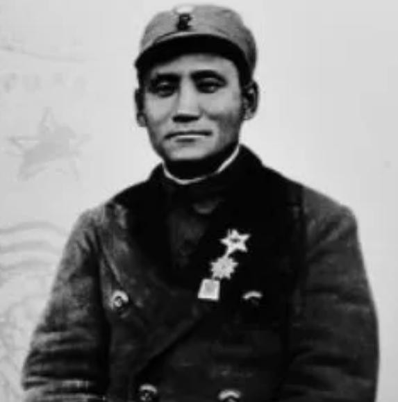 “朱毛会师”他立大功，关键时刻站错队，后未授衔，一生鲜为人知1927年，武汉