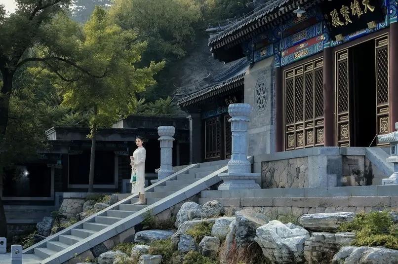 五十岁之后，最好的活法就是六个字：想开，看开，放开。人，一辈子都在忙着，累着