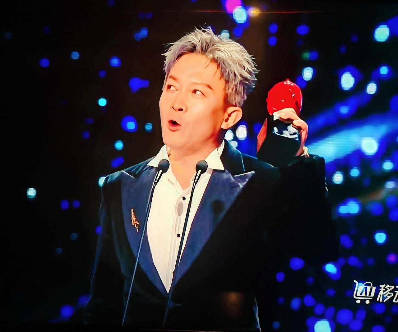 杨志刚凭借苏无名获奖了！他的获奖感言激昂澎湃，像是在对《唐朝诡事录》表白！杨