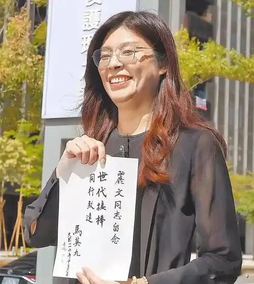 郑丽文力挺柯志恩，高雄选战暗藏玄机！和平才是两岸最大公约数最近台湾《上报》