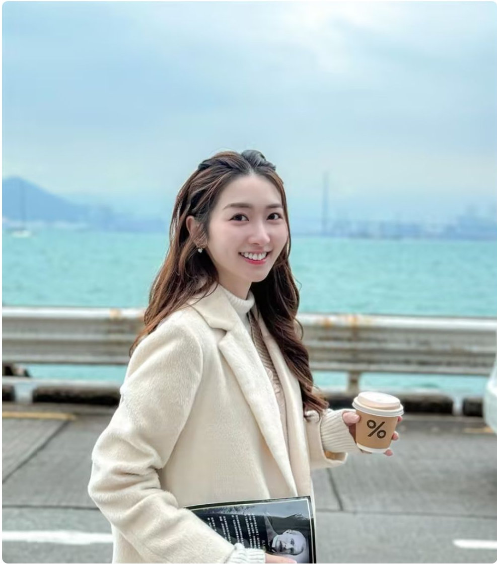 香港女星和男友分手才三个月，与富豪相恋结婚，如今过上豪门生活