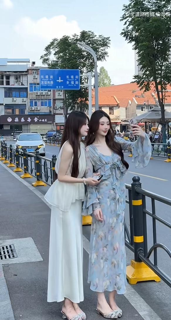 和最好的姐妹出来旅旅游