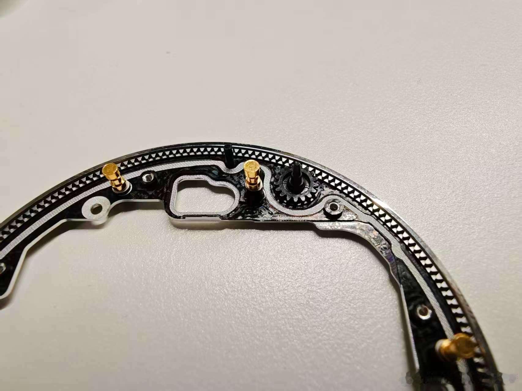 这个图必须要发，杨长顺拆小米17Ultra马上就有人说是风味变焦环，所以大家看这