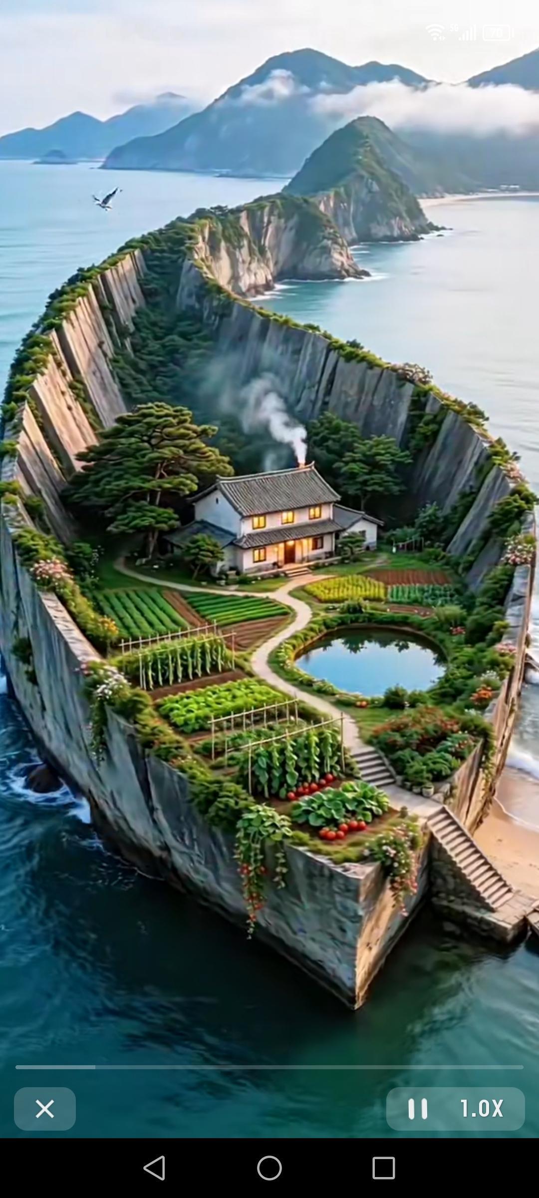 在山海里的田园秘境生活，那简直是神仙日子。每天伴着第一缕阳光起床劳作，去田里侍弄