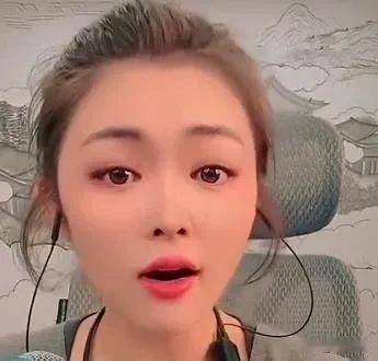 “仙家”如意开直播，又被不少粉丝嘲F言行举止都在模仿娜美！
