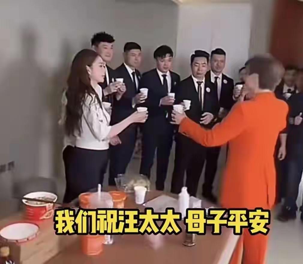 事实证明，小菲现在努力的结果是对的，他的队友们也很给力。大家像家人一样，努力把各