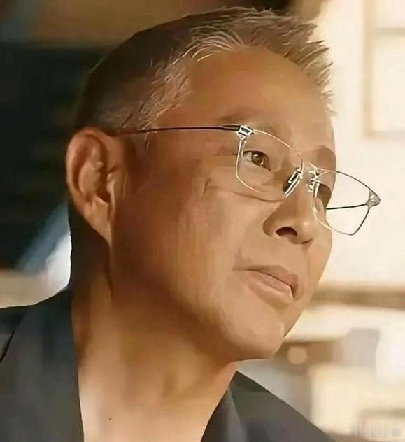 陈道明说过一句极为现实的话：“男人离婚，如果你没钱，也很难再找，基本上是孤独终老