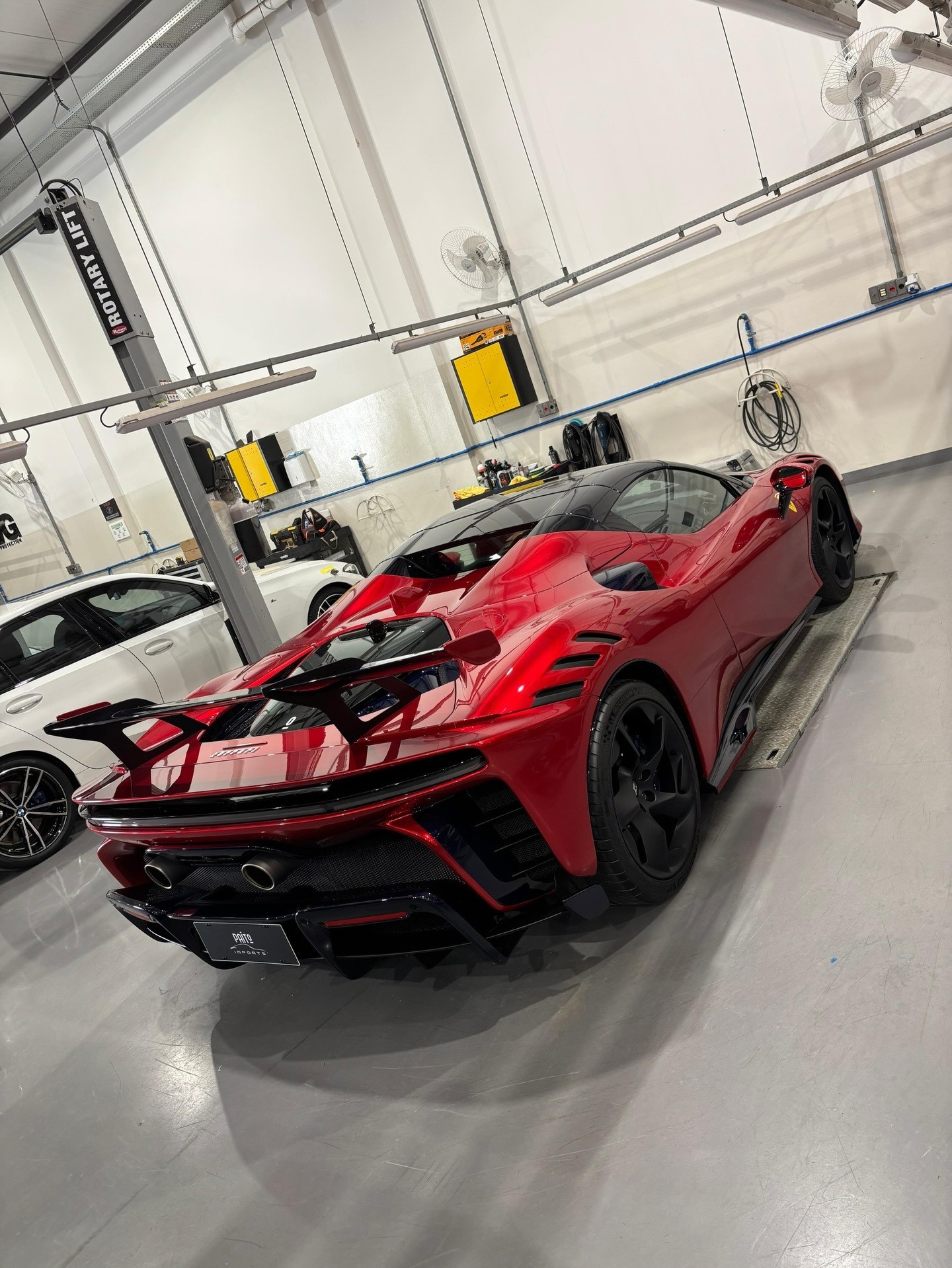 SF90XXSpiderTailorMade油漆：RossoMagma