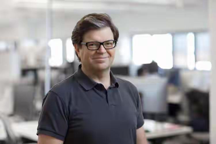 这位美国老兄把宇树科技机器人贬的一文不值，因为他来头不小，所以中国互联网上也有一