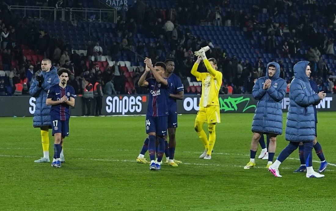 这你敢信？法甲霸主大巴黎又输球了，在主场1-3不敌摩纳哥后，本赛季他们已经输了