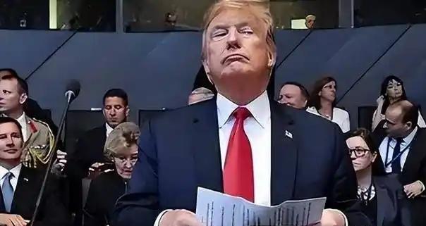 反转炸场！特朗普骂战藏大棋：叫停援乌、逼和俄罗斯，棋局才刚刚开始。全网炸