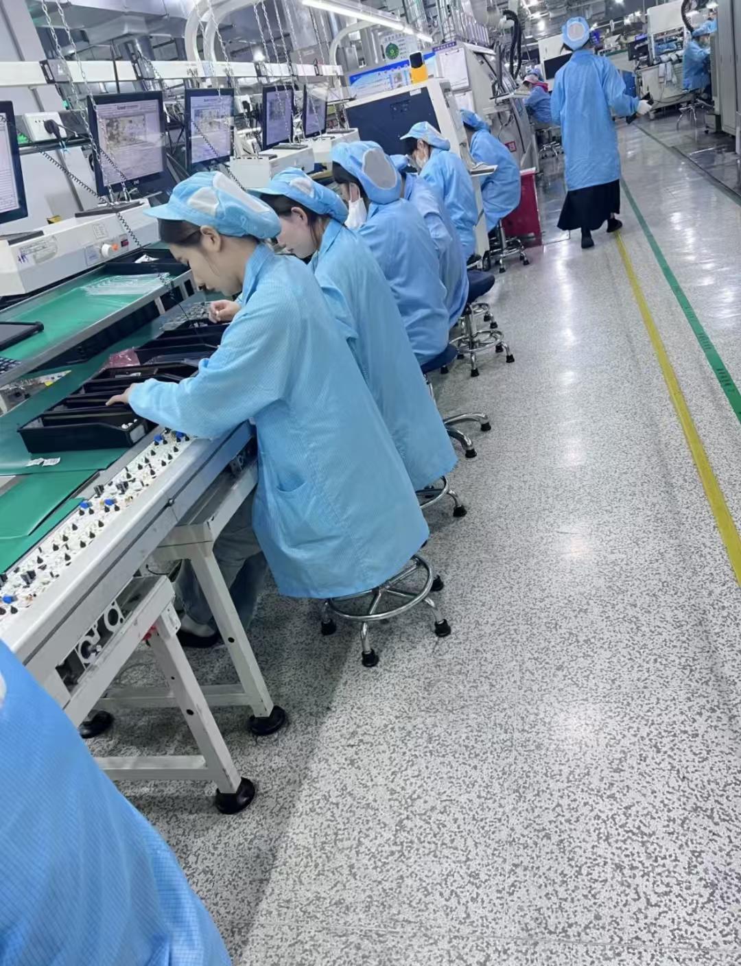 外卖骑手过剩，恰恰证明这是体力劳动里不错的工作了最近"骑手过剩"的话题又火了