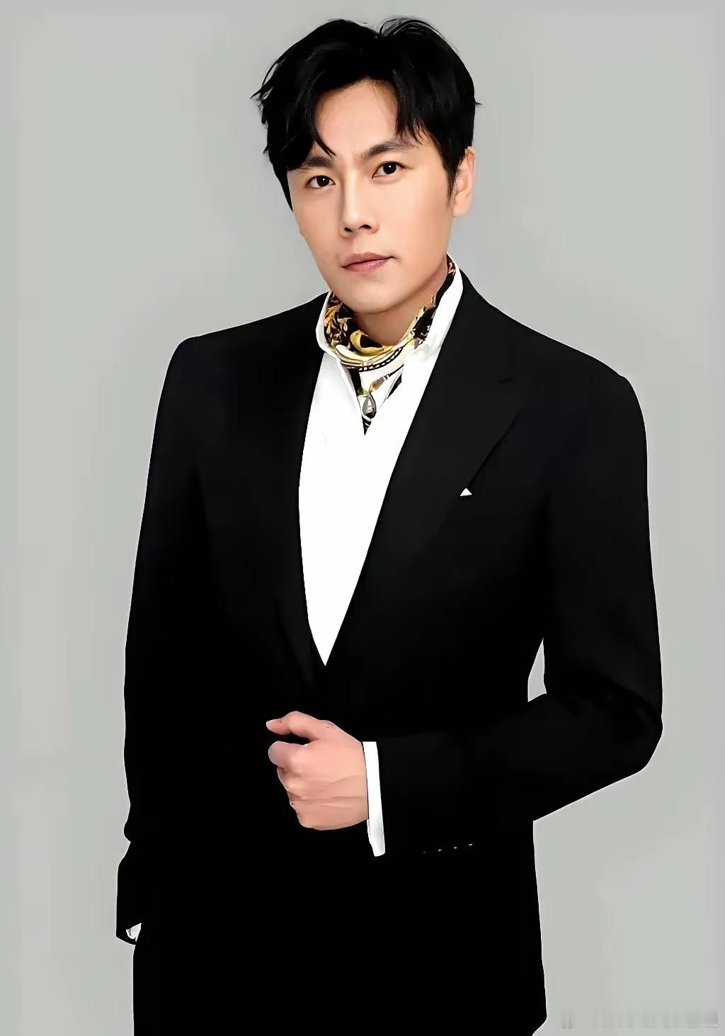 为什么秦昊说后悔自己没有接很多烂片，一个细节说明一切最近，在综艺里，秦昊说自己太