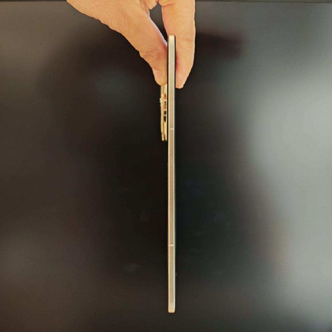 先来大胆预测一下荣耀MagicV5的价格12G+256G，8999元16G