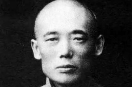 1896年，慈禧太后正准备睡觉，寇连才突然跪在床前，大声痛哭。慈禧一听恼了：“大