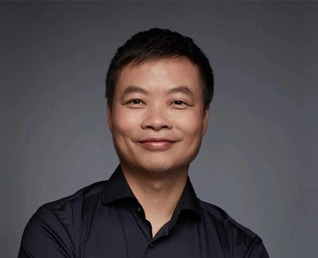 何小鹏今天接受媒体采访时放了个狠话：做便宜的车没价值，小鹏不碰10万以内的车。