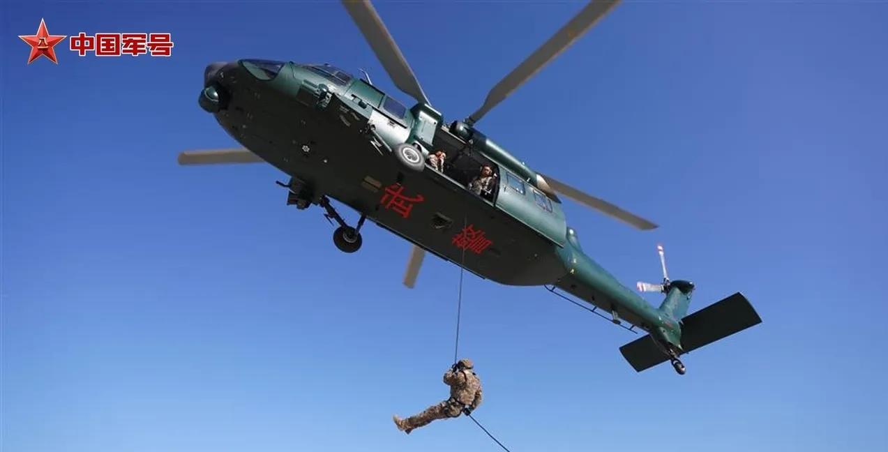 直升机确实好，但武警这涂装实在是忒难看、忒土，一下子把直20拉到了上世纪50年代