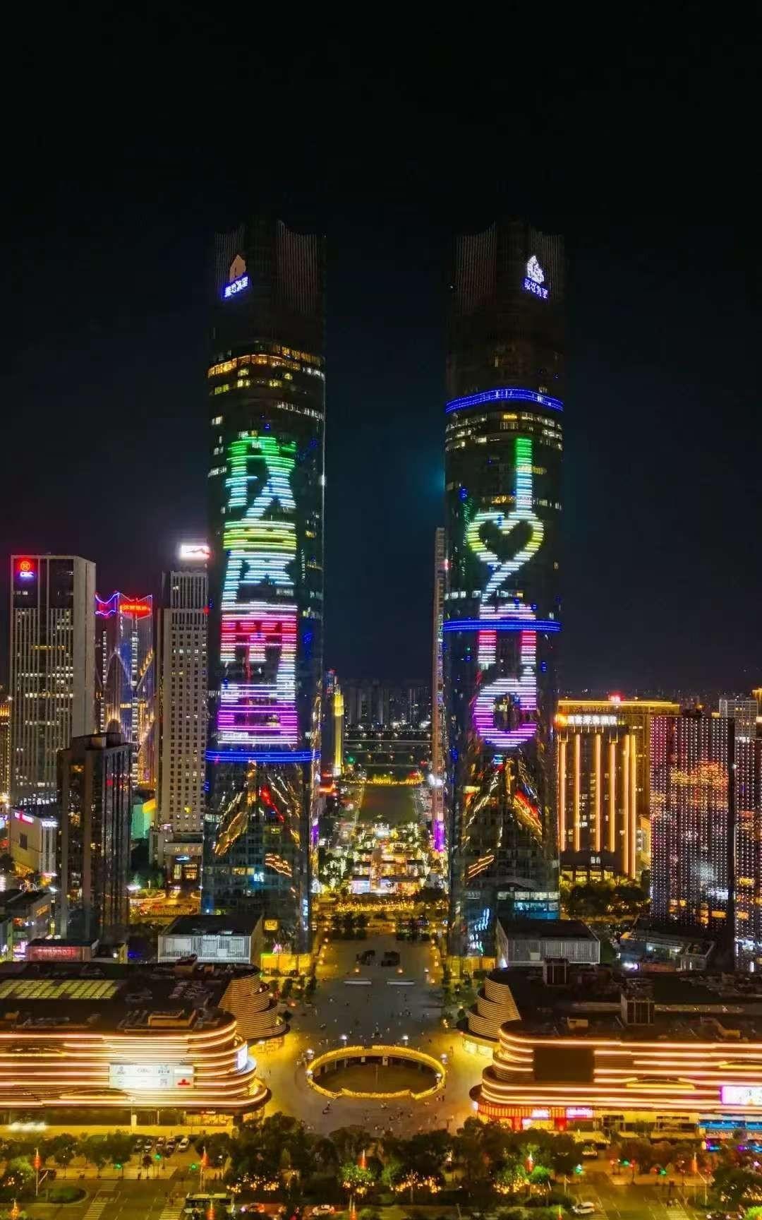 哪儿的夜生活最丰富？高德扫街榜给出答案。10月4日的时候，高德扫街榜发布国庆夜