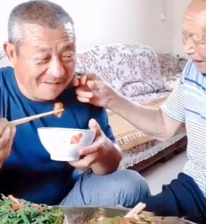 人到晚年，最大的幸福是什么！晚年最大的幸福有四点：