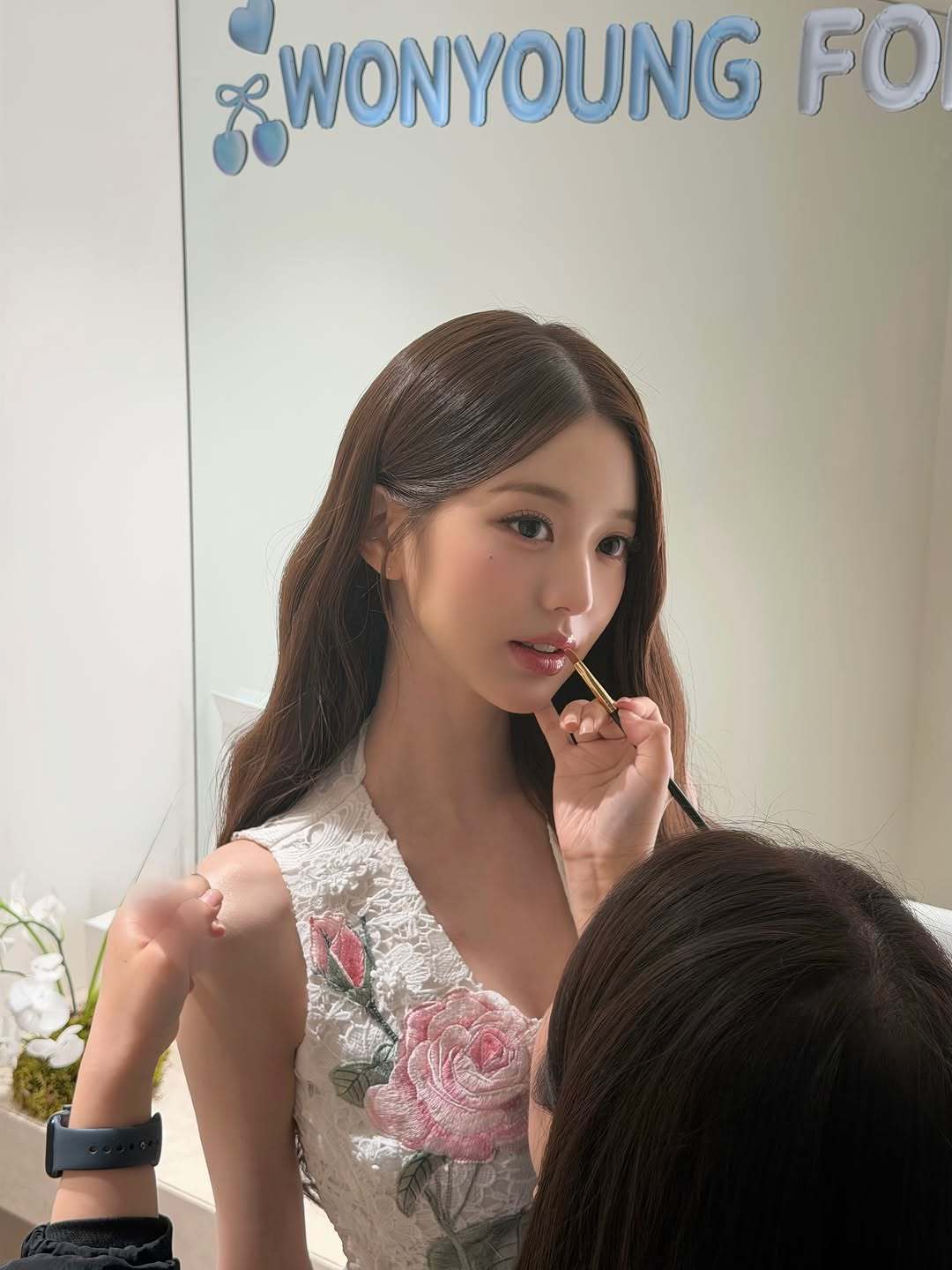 睡到十二点有张元英的ins看…